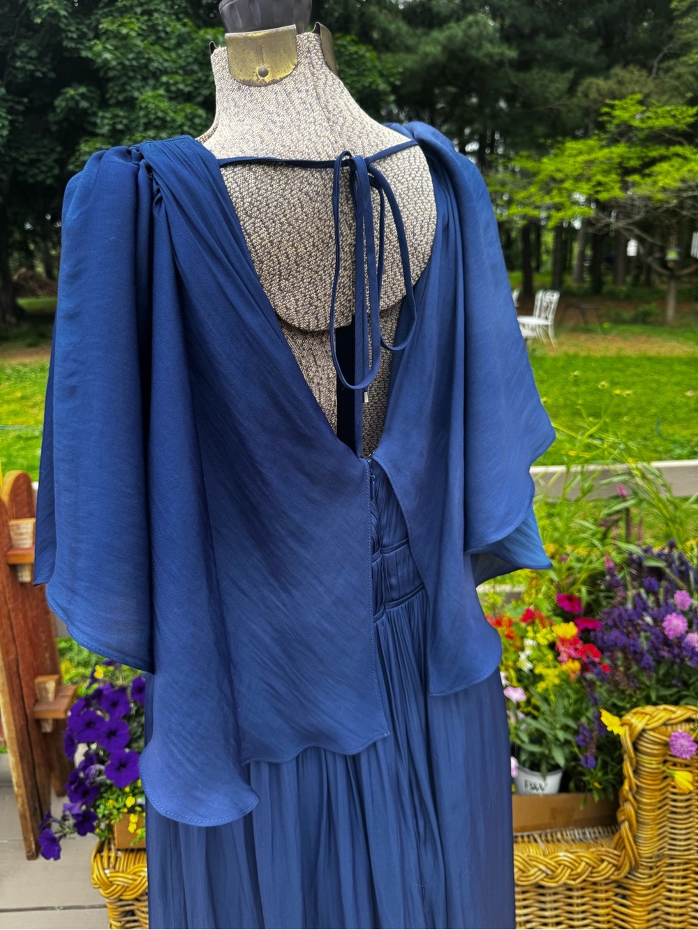 NWT Halston Heritage gown navy size 12 - Picture 8 of 12